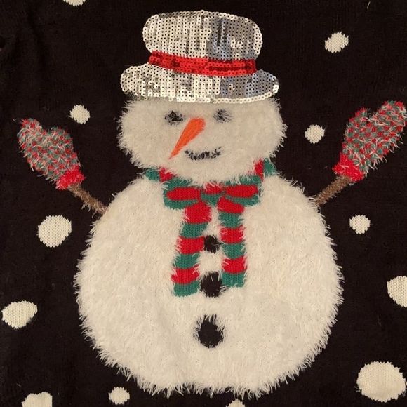 NEW HOLIDAY CLASSIC SWEATER - Picture 2 of 7